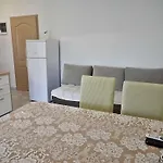 In - Paklenica Riviera 46339 Seline